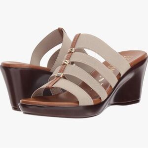 Italian Shoemakers Clover Mid Wedge Slip On Sandal US Size 8